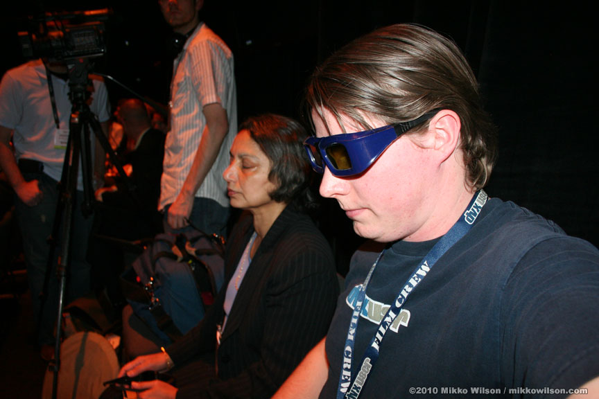 PanasonicPresser2_Glasses.jpg